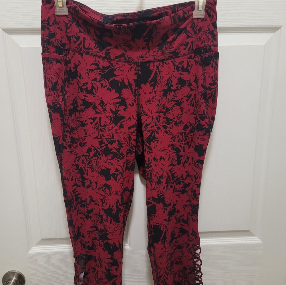 Lane Bryant LIVI Red and Black Floral Active Leggings Plus Size 18-20